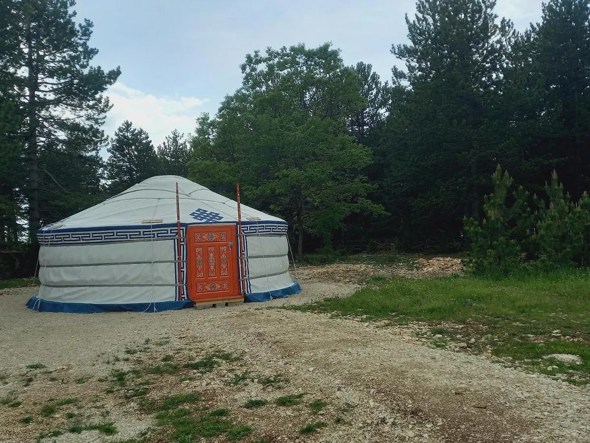 A Ventoux Yourte Monieux Gasthof
